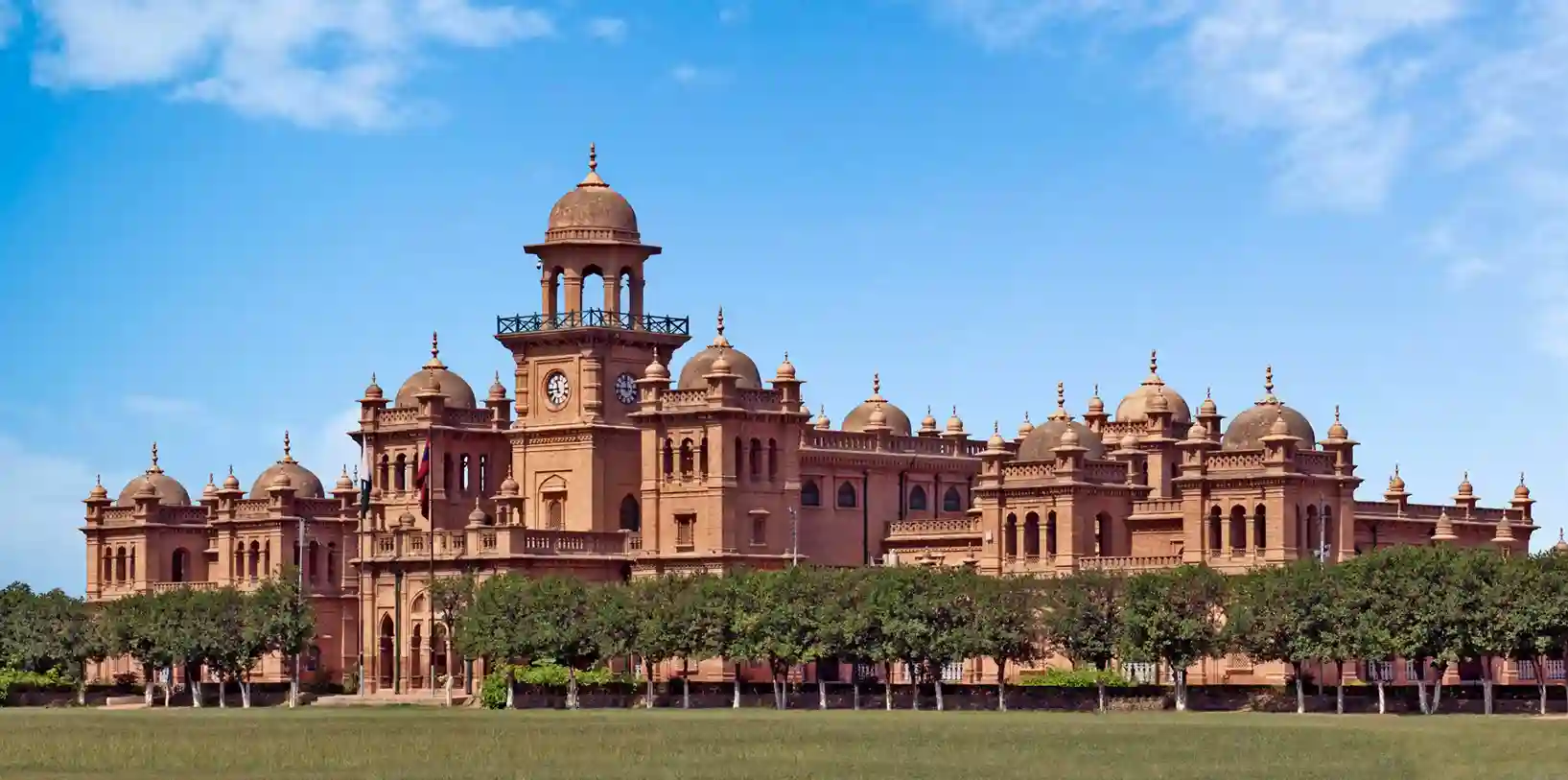 Online Quran learning in Peshawar with certified tutors teaching recitation and Tafseer