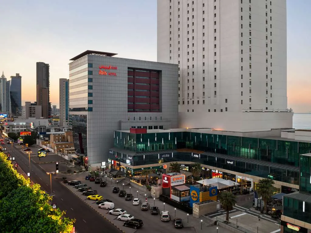 Online Quran Studies in Salmiya with female tutors. Learn Tajweed, Hifz & Noorani Qaida for kids and sisters at AlQuran Desk Academy.